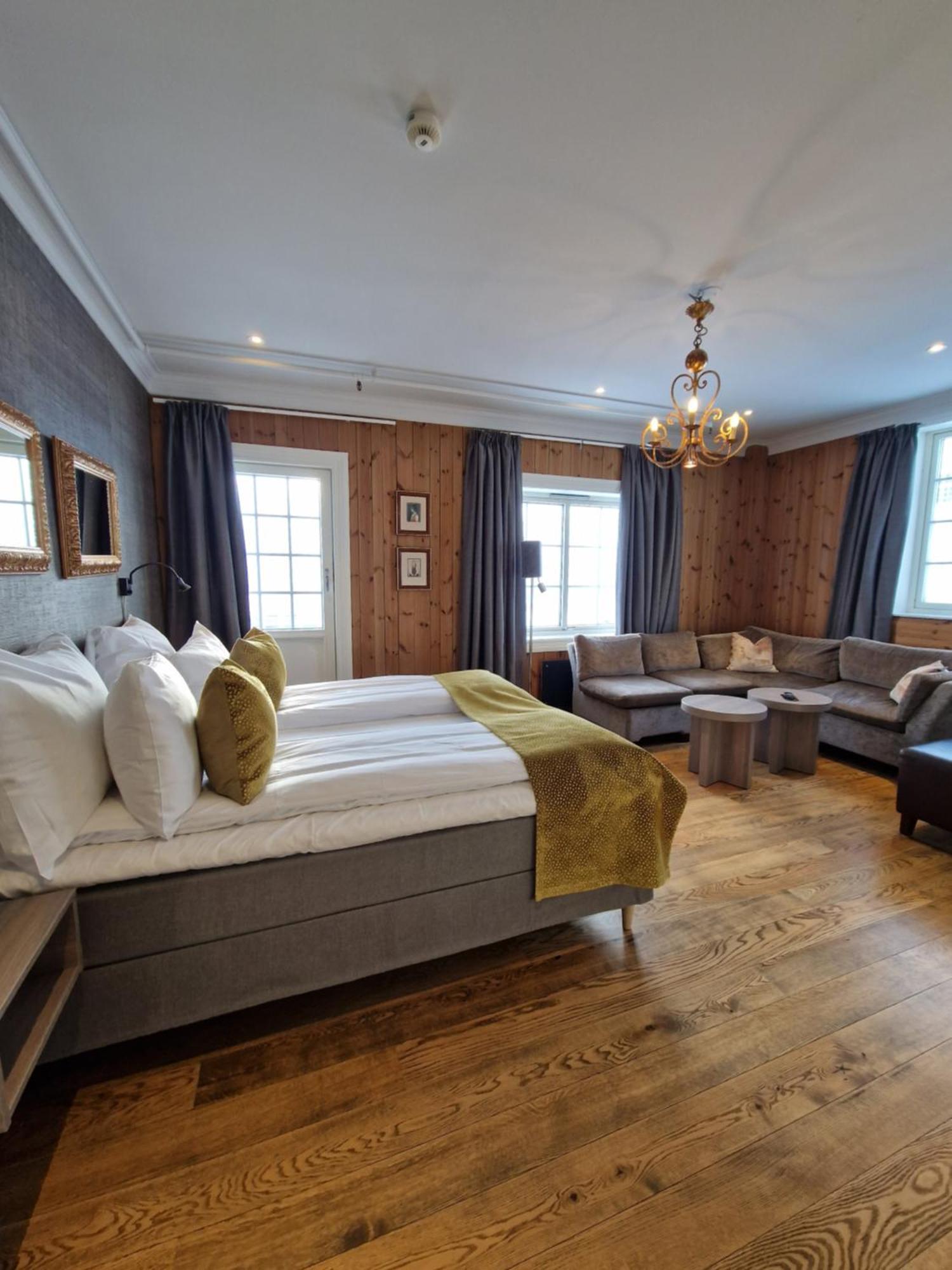 Dr. Holms Hotel ไยโล ภายนอก รูปภาพ