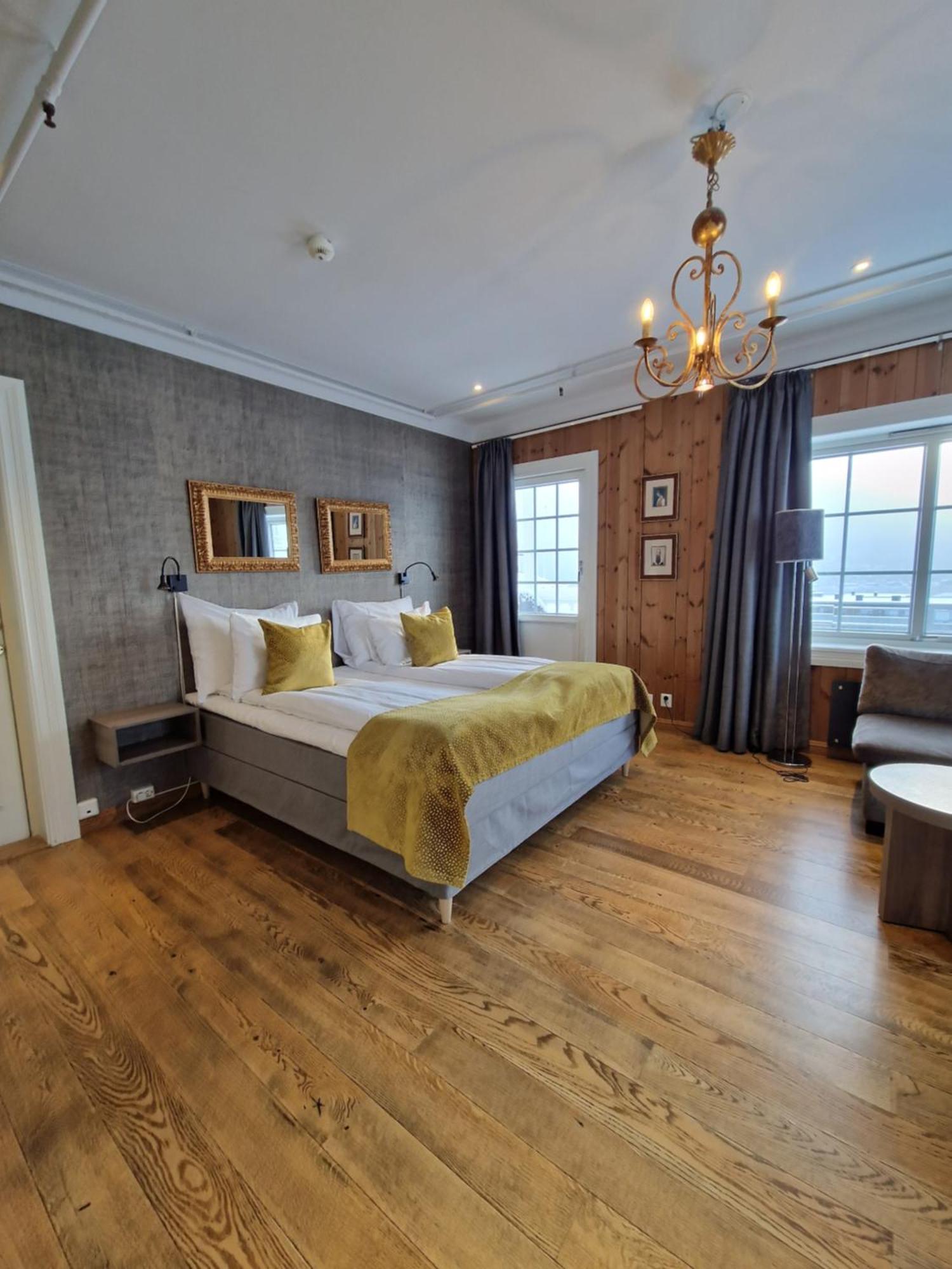 Dr. Holms Hotel ไยโล ภายนอก รูปภาพ
