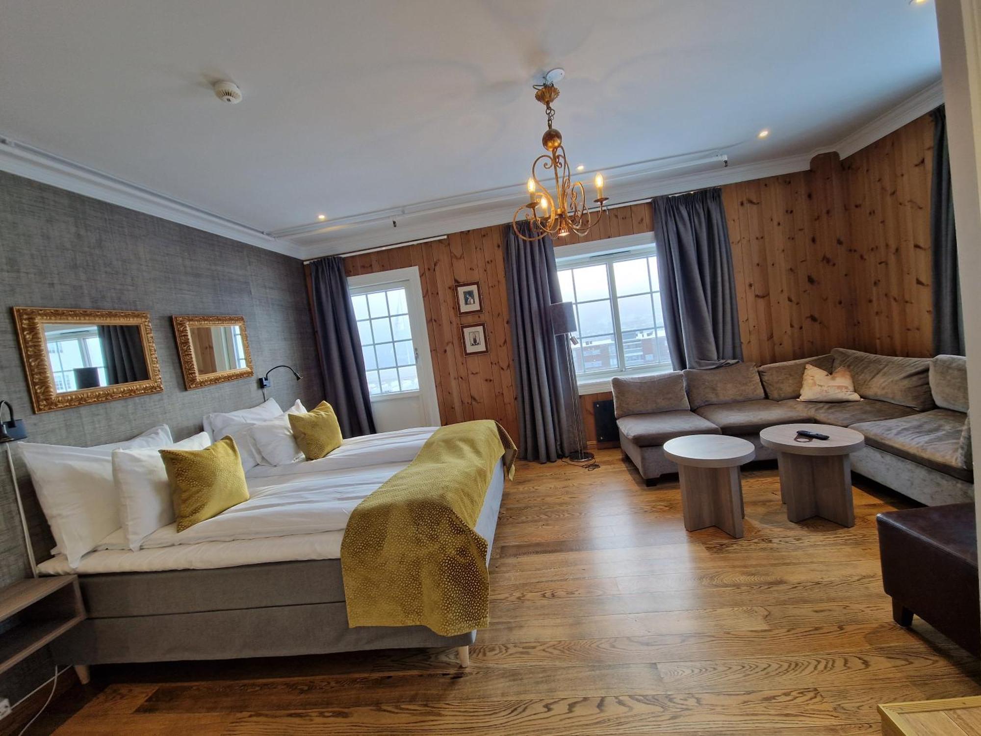 Dr. Holms Hotel ไยโล ภายนอก รูปภาพ