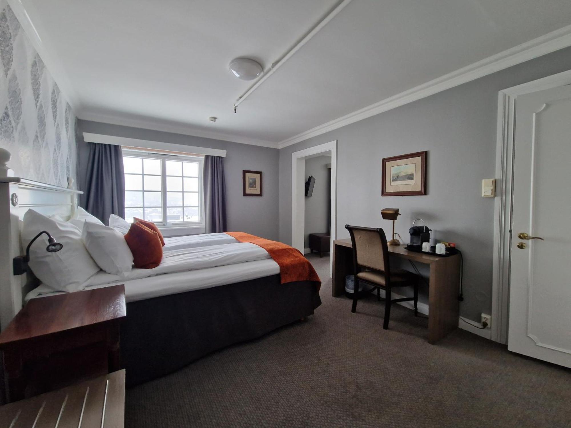 Dr. Holms Hotel ไยโล ภายนอก รูปภาพ