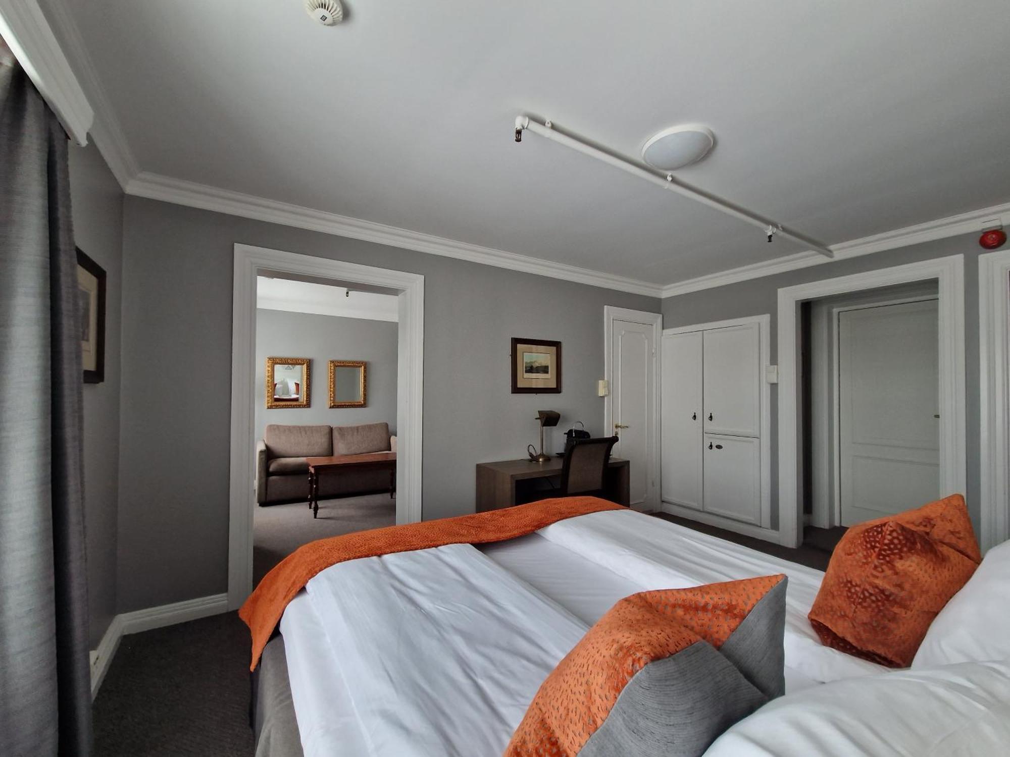 Dr. Holms Hotel ไยโล ภายนอก รูปภาพ