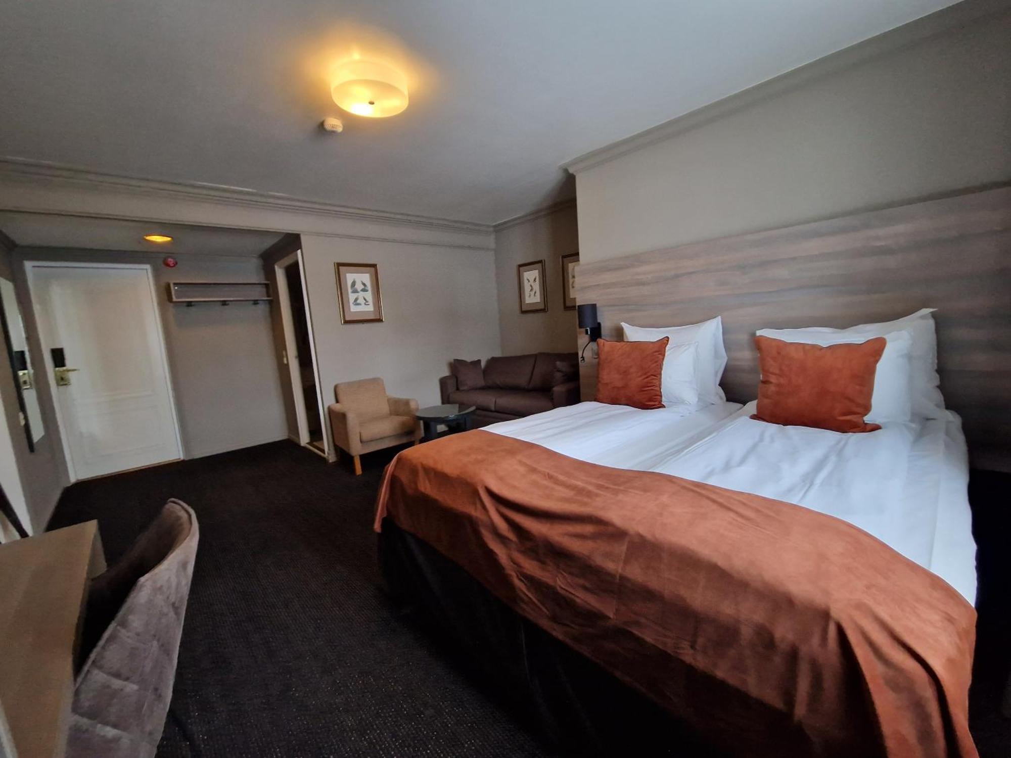 Dr. Holms Hotel ไยโล ภายนอก รูปภาพ