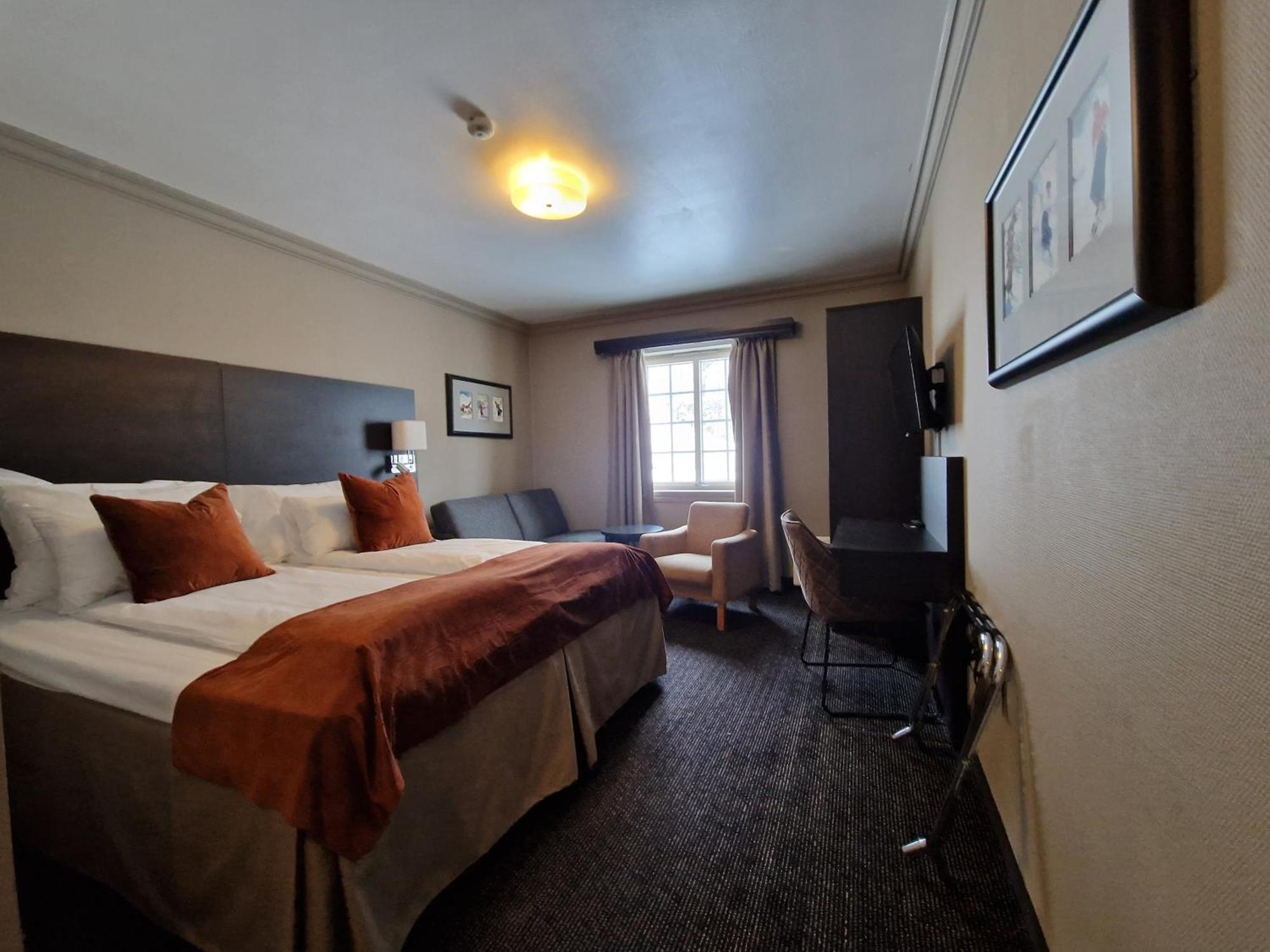 Dr. Holms Hotel ไยโล ภายนอก รูปภาพ