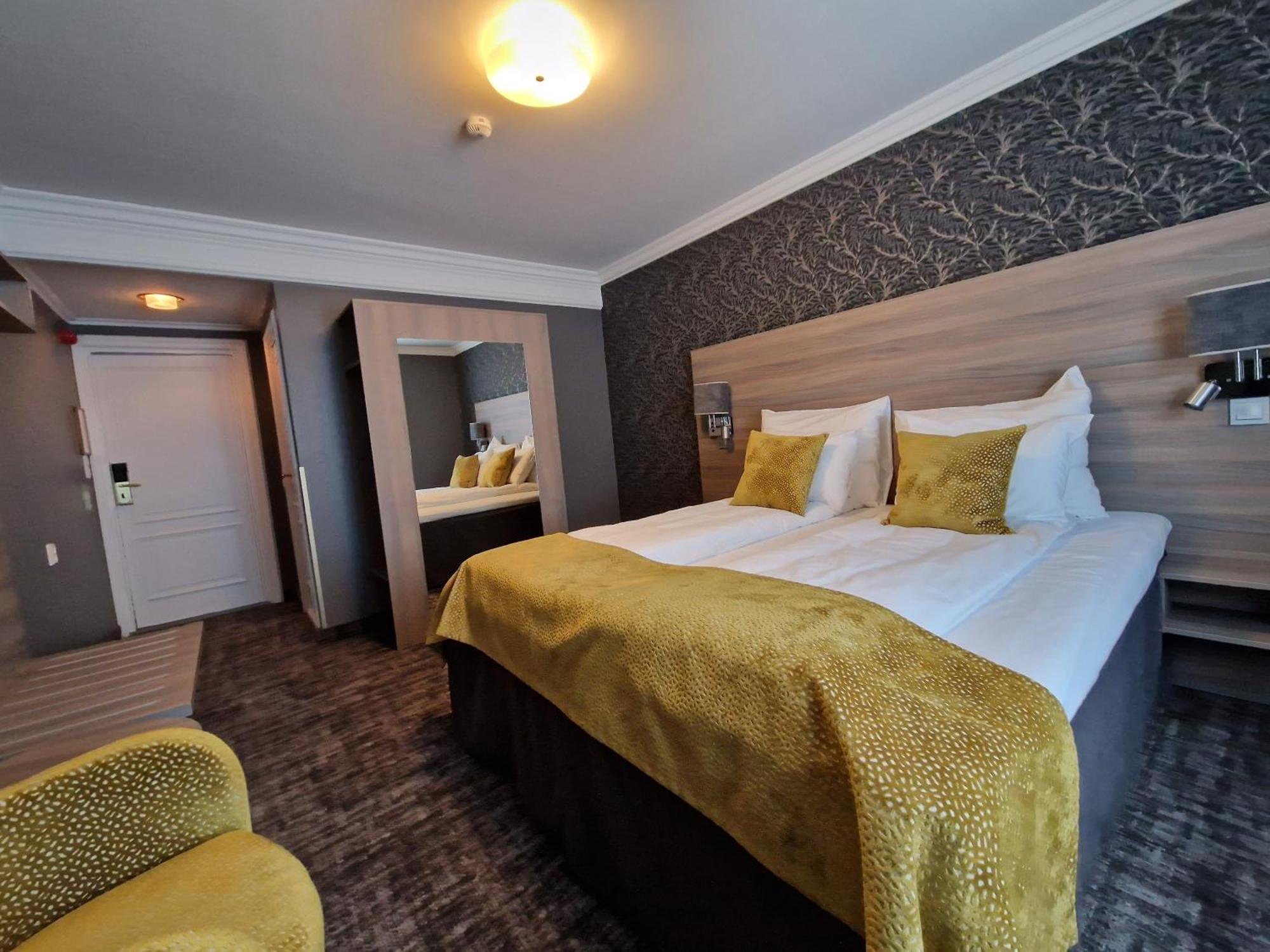 Dr. Holms Hotel ไยโล ภายนอก รูปภาพ