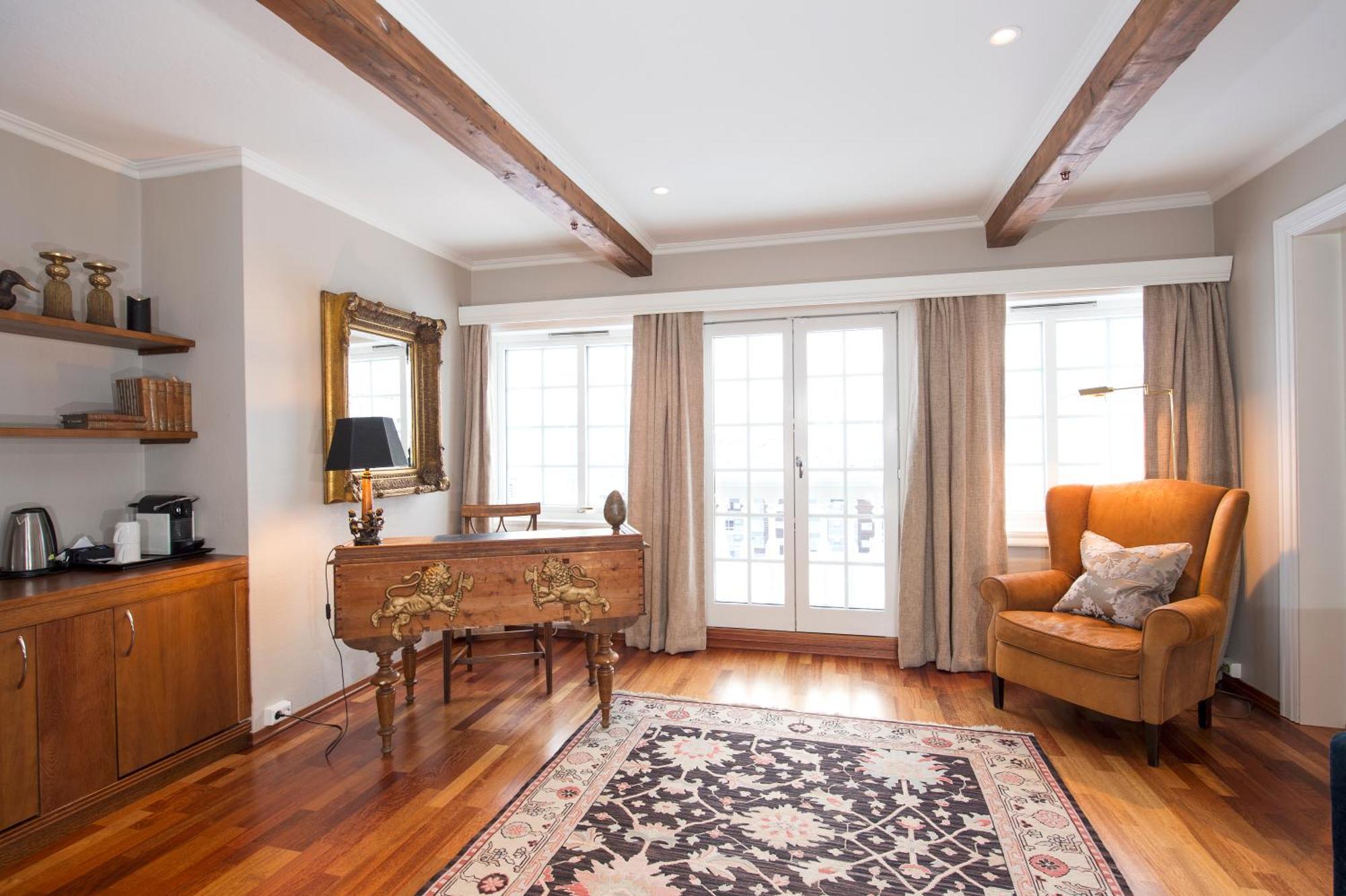 Dr. Holms Hotel ไยโล ภายนอก รูปภาพ