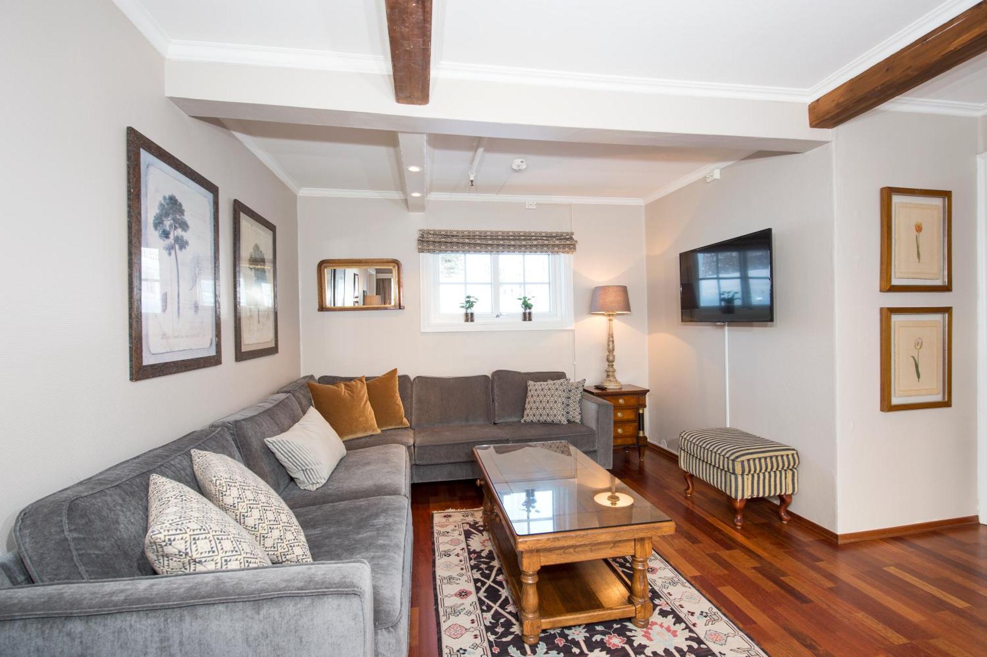 Dr. Holms Hotel ไยโล ภายนอก รูปภาพ